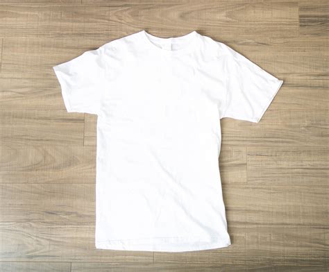 Download White Blank t-shirt mockup 01